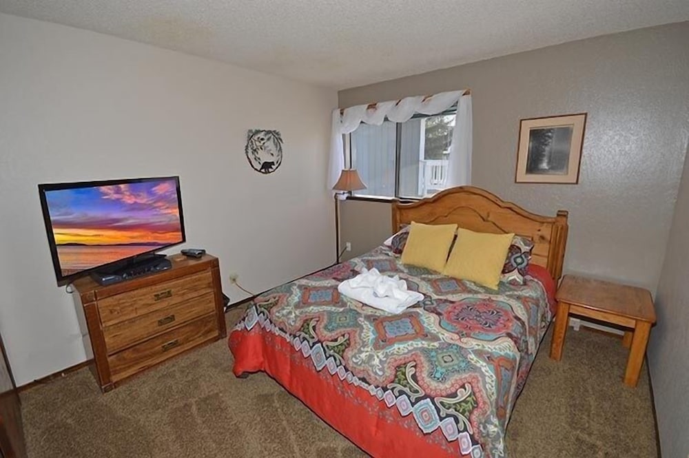 2085 Slalom Court 4 Bedroom Home by RedAwning