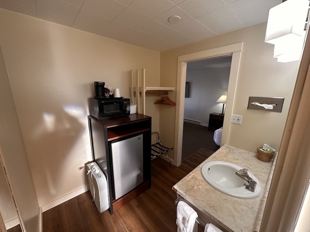 Astoria Crest Motel