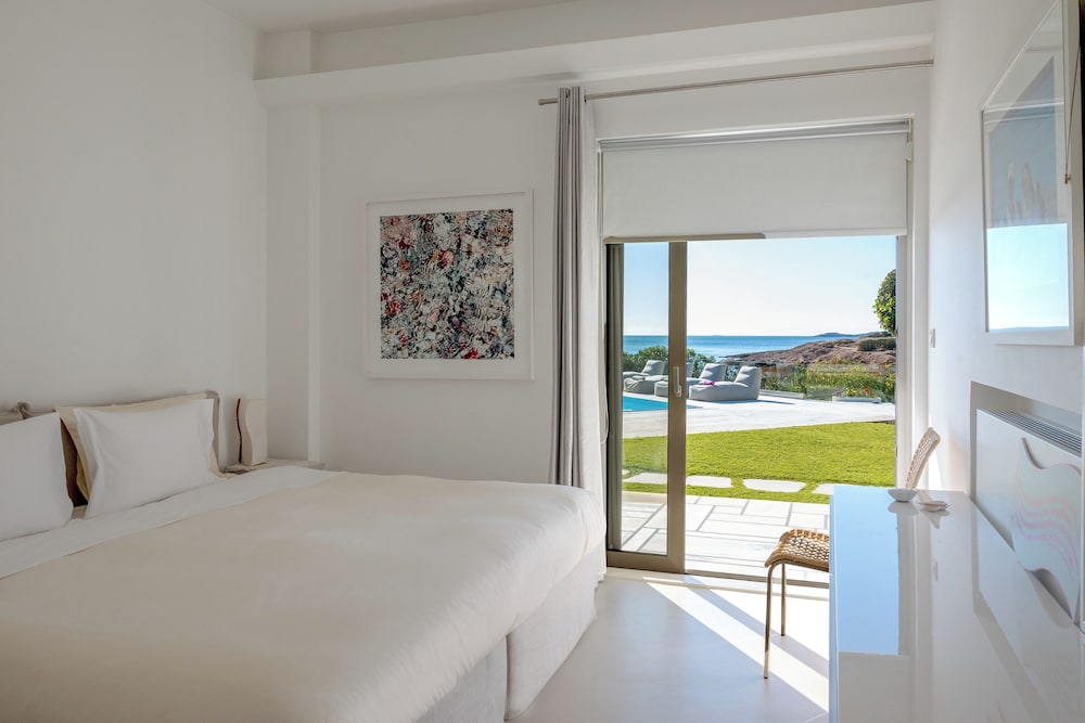 Paradise Beachfront Villa Athenian