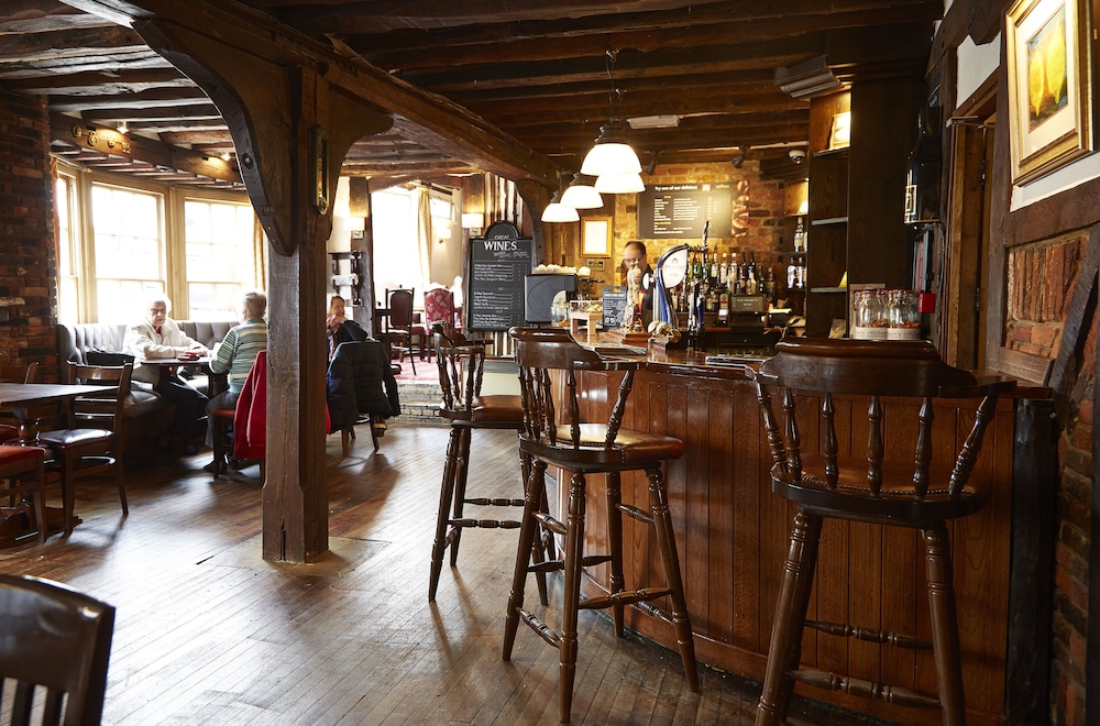 Colchester Vacations - White Hart Hotel by Greene King Inns - Property Image 5