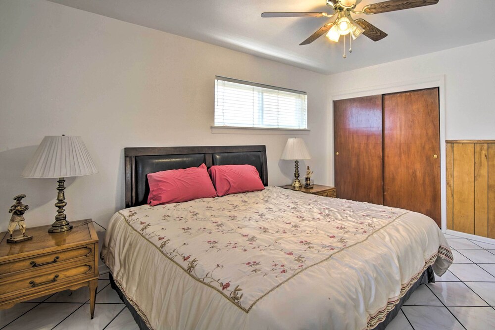 El Paso Home < 1 Mi to Lone Star Golf Club! view 2