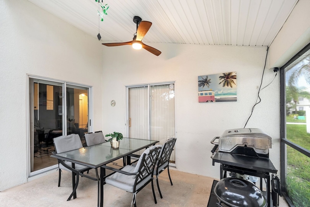 Private King BR + Pool Access Near Disney