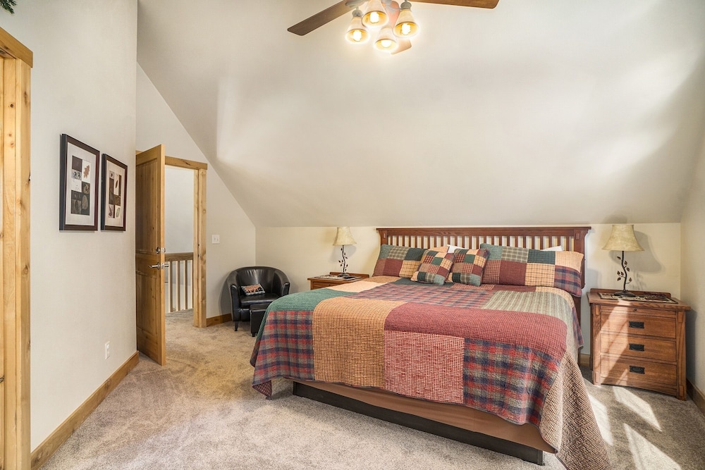 Solitude Bobcat 7 - Estes Park 2 Bedroom Condo by RedAwning - Property Image 24