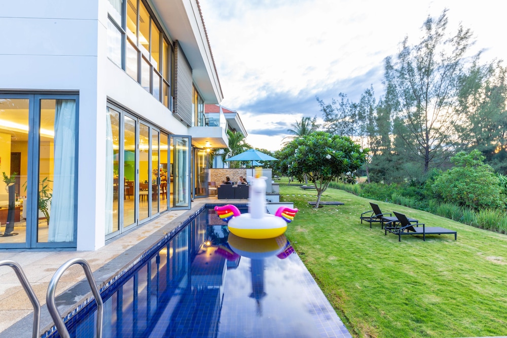 Ocean Luxury Villas Danang