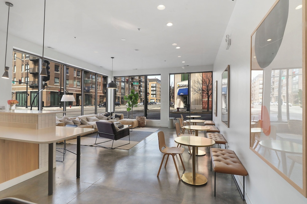 Stylish 4BR Stay - State rep