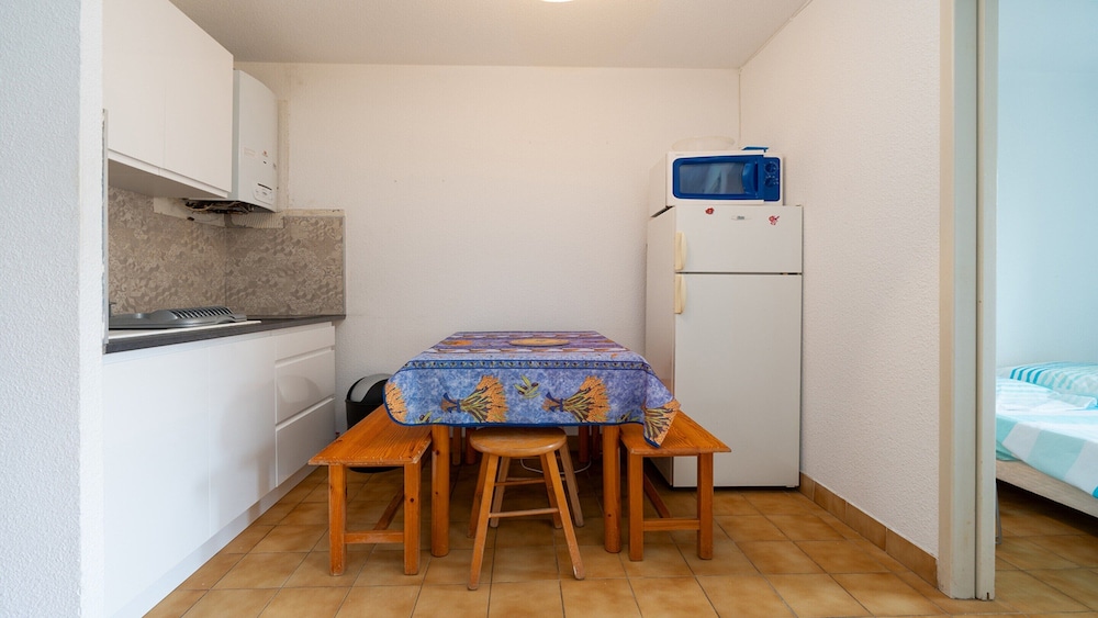 Sunny Garden Apartment in Agde