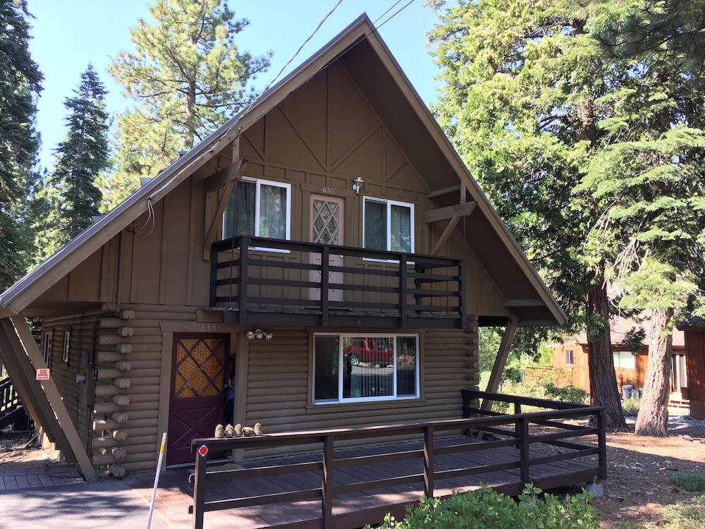 Classic Carnelian Bay Log In Lake Tahoe 4 Bedroom Cabin by RedAwning - Property Image 2
