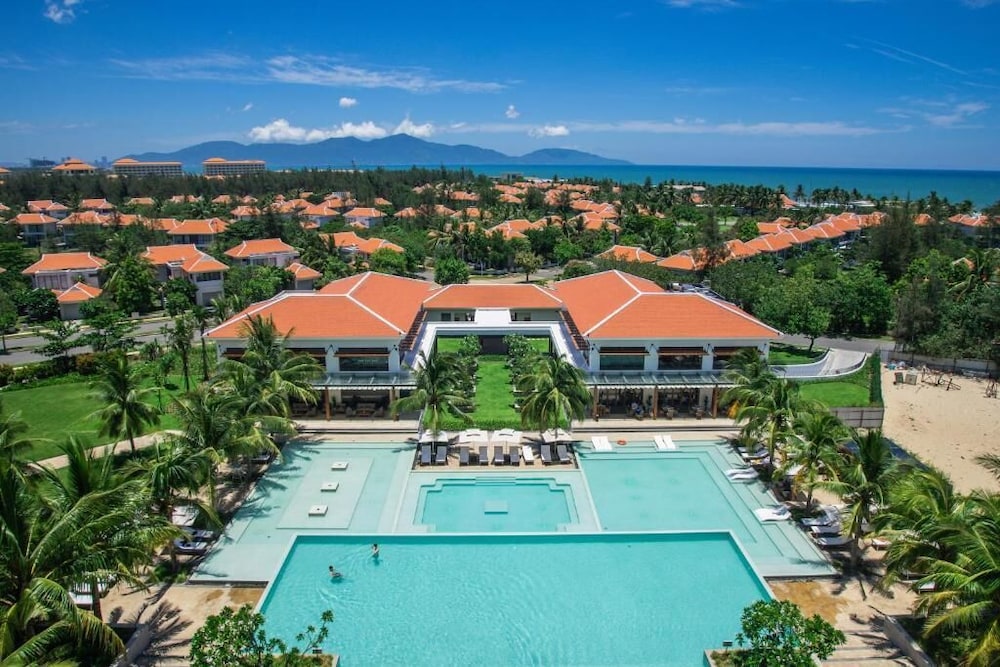 Ocean Villa Da Nang 4BR 5 Beds, Private Pool and Kitchen