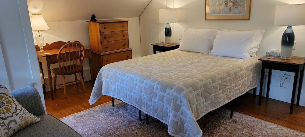 Hawks House Inn