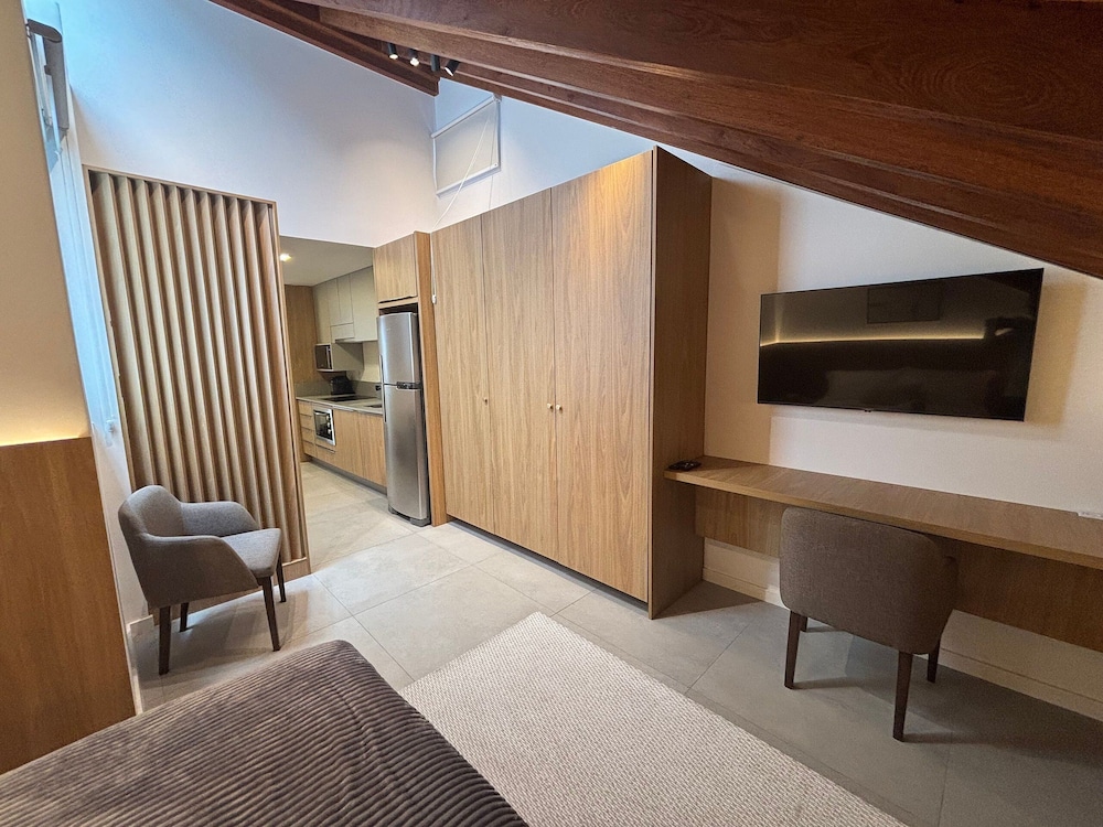 Modern Studio in Downtown Floripa Cma0101