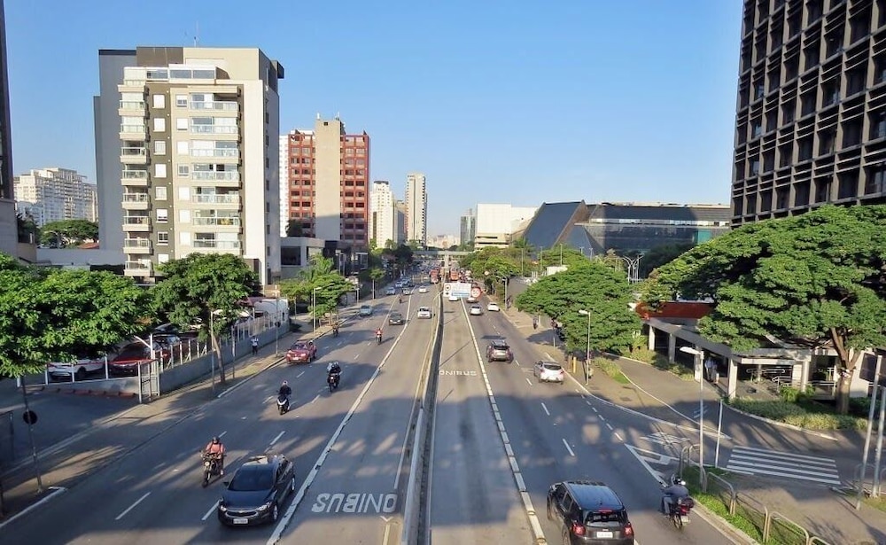 Get a Flat 1603 - Premier Pinheiros
