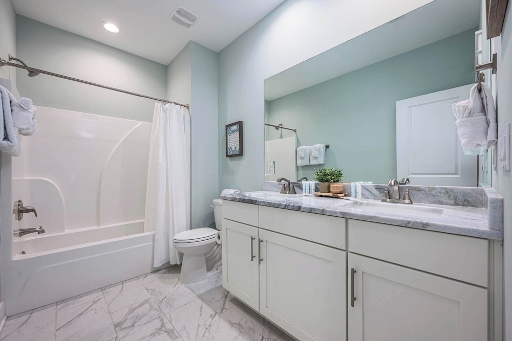 Beach to Bay 3BR Retreat - Cowboy Pool & Golf Cart