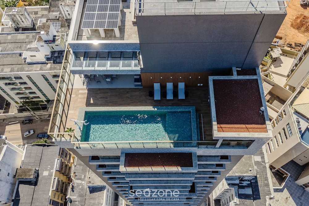 Apartments in a Building With a Pool 800m From the Beach in Salvador - EDF