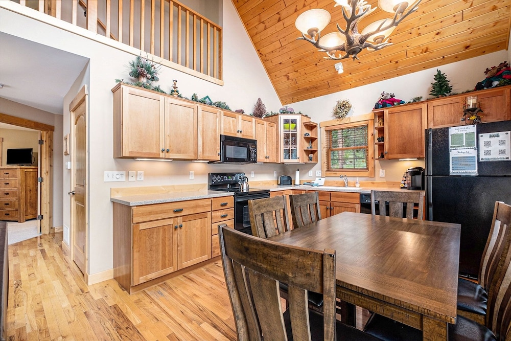 Solitude Bighorn 9 - Estes Park 2 Bedroom Condo by RedAwning - Property Image 31