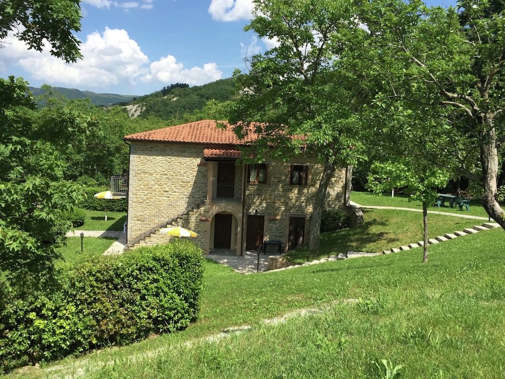 Property With Swimming Pool, Spacious Garden, Private Terrace and Views