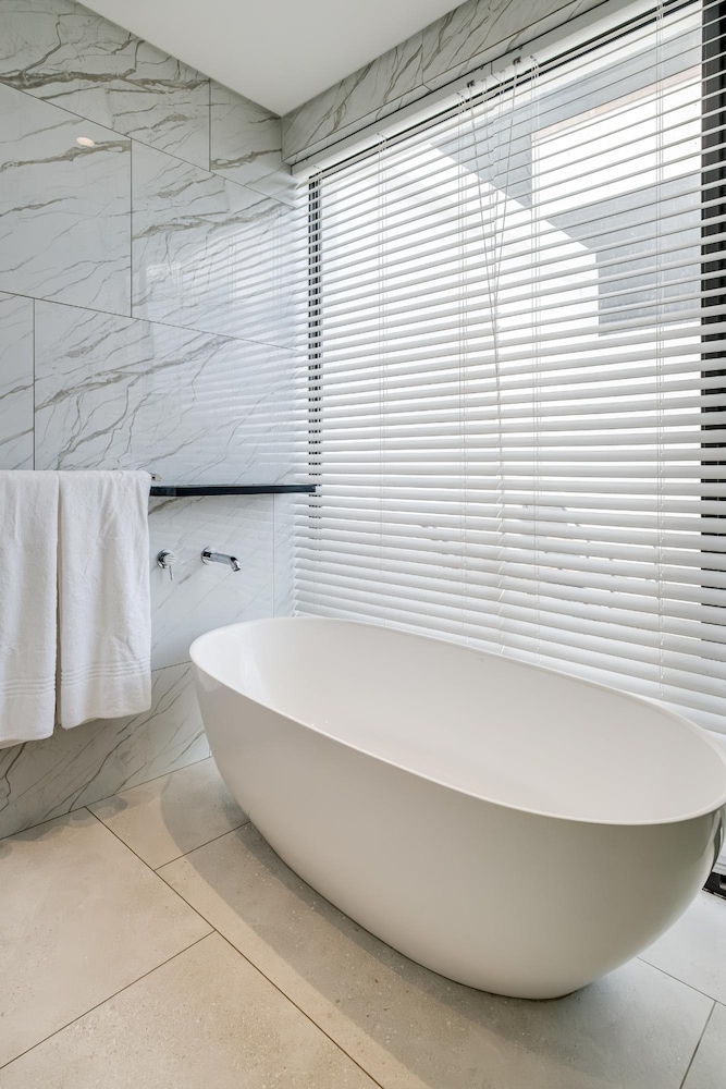4BR Camps Bay Villa w Pool and Garden Casa Meya