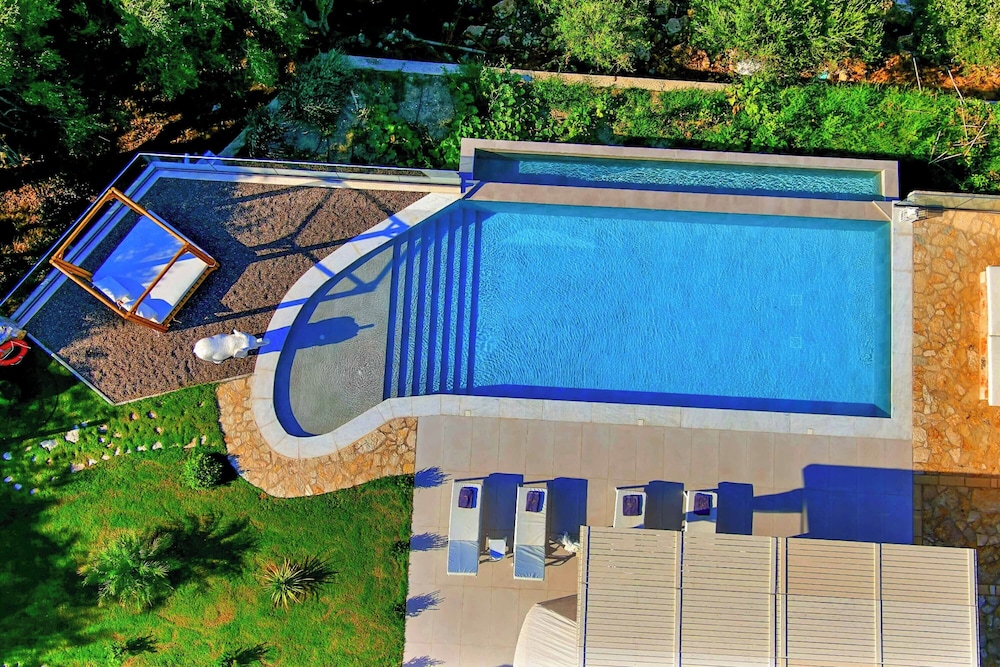 Horizon Blue Villa