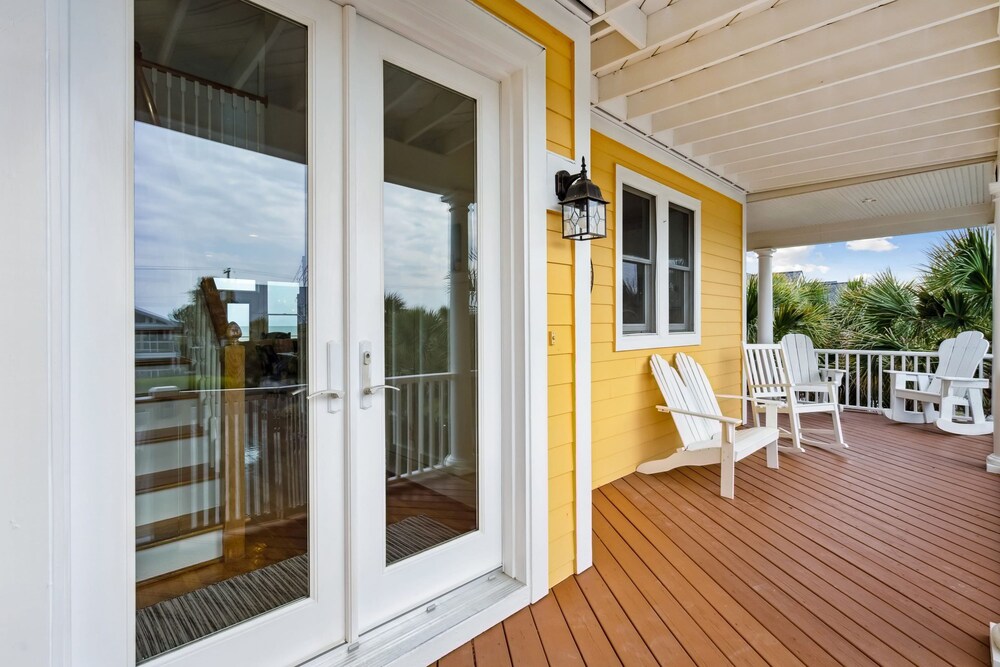 Oceanfront w Pool Panoramic Deck Views 5bdr Folly Ocean Breeze by Avantstay