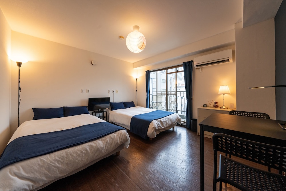 Namba West 5 connecting room