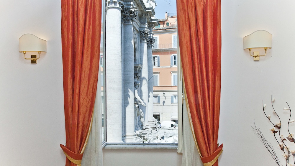 Rental in Rome Crociferi 1