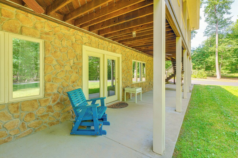 Hot Tub & Amenity Access: Lake Anna Retreat!