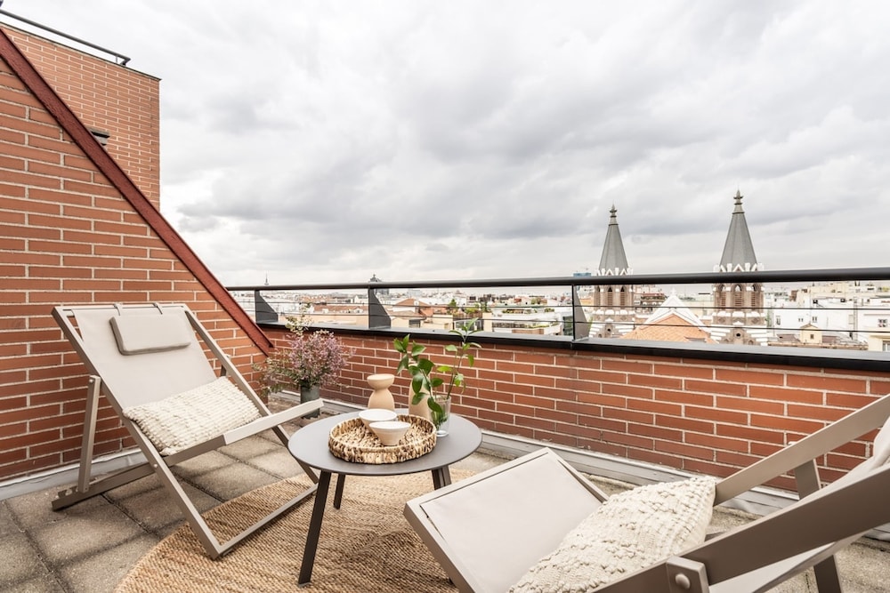 Llivia - 3 Bedrooms and Terrace in Almagro