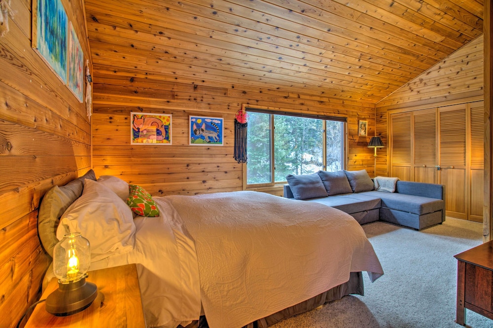 Tranquil Dumont Home w/ Creek & Mtn Views! view 4