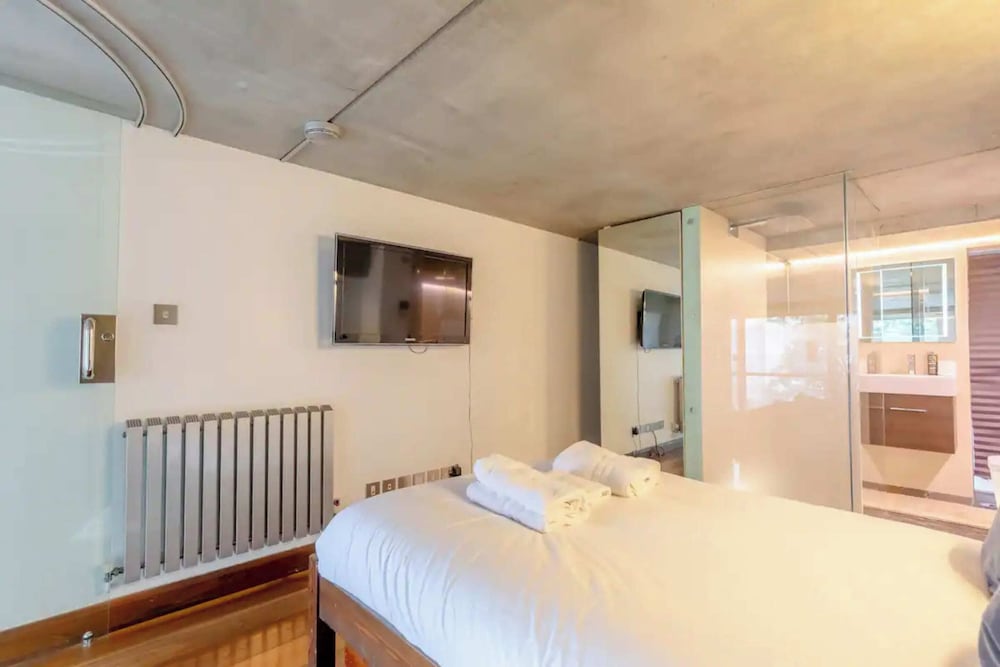 Incredible 2BD Loft by Regents Canal - Haggerston