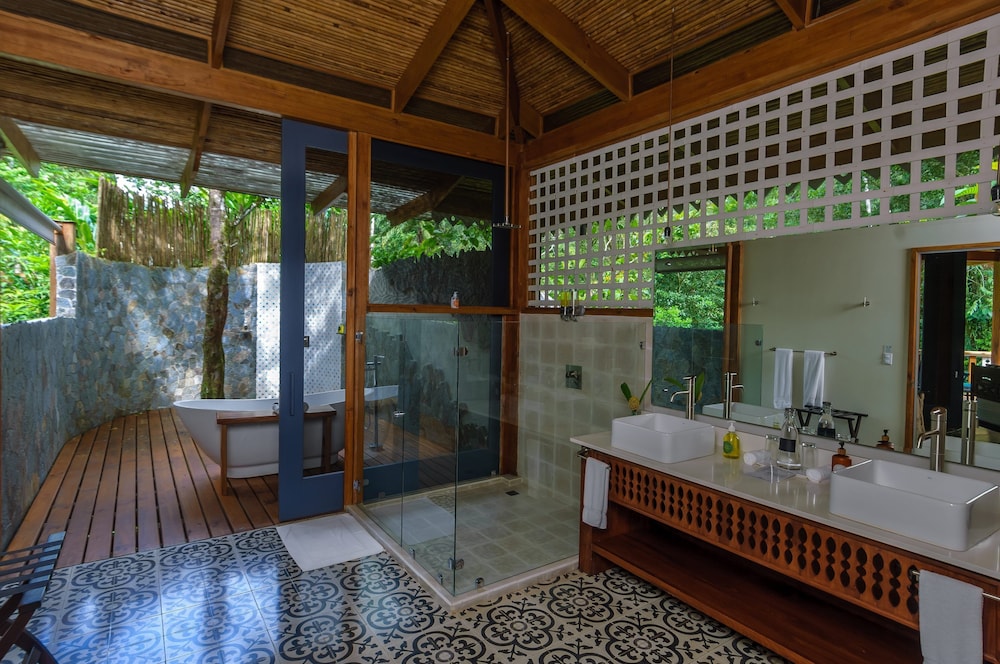 Pacuare Lodge by Böëna