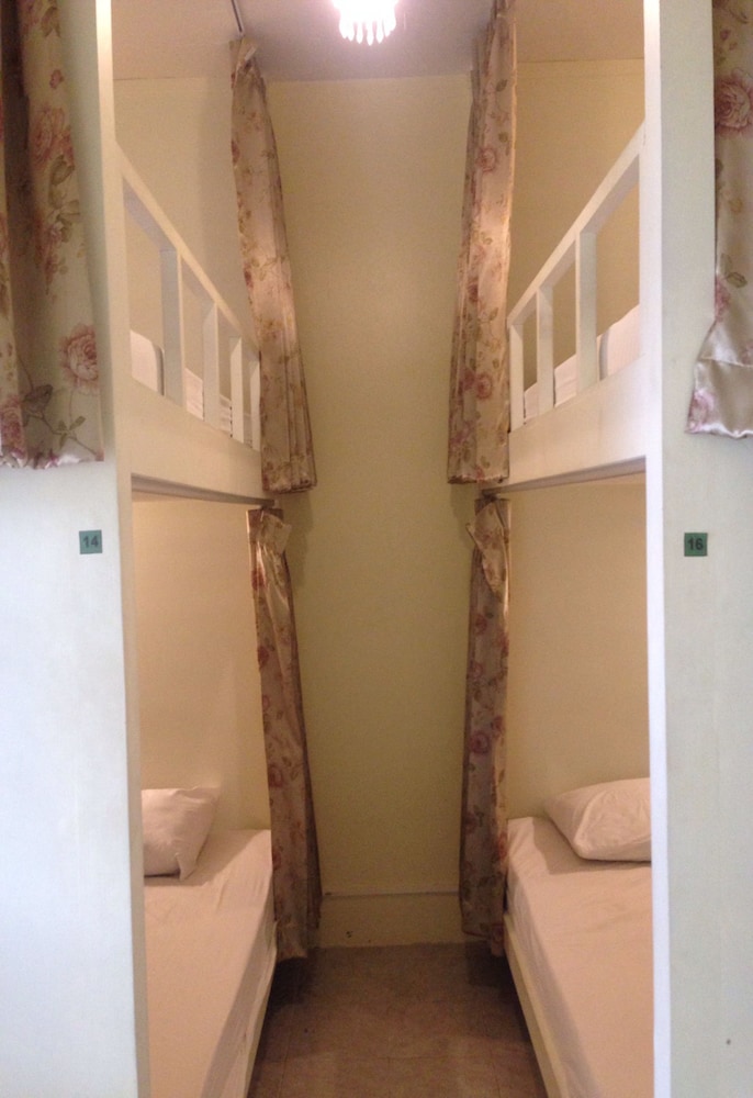 Smile Capsule Hostel