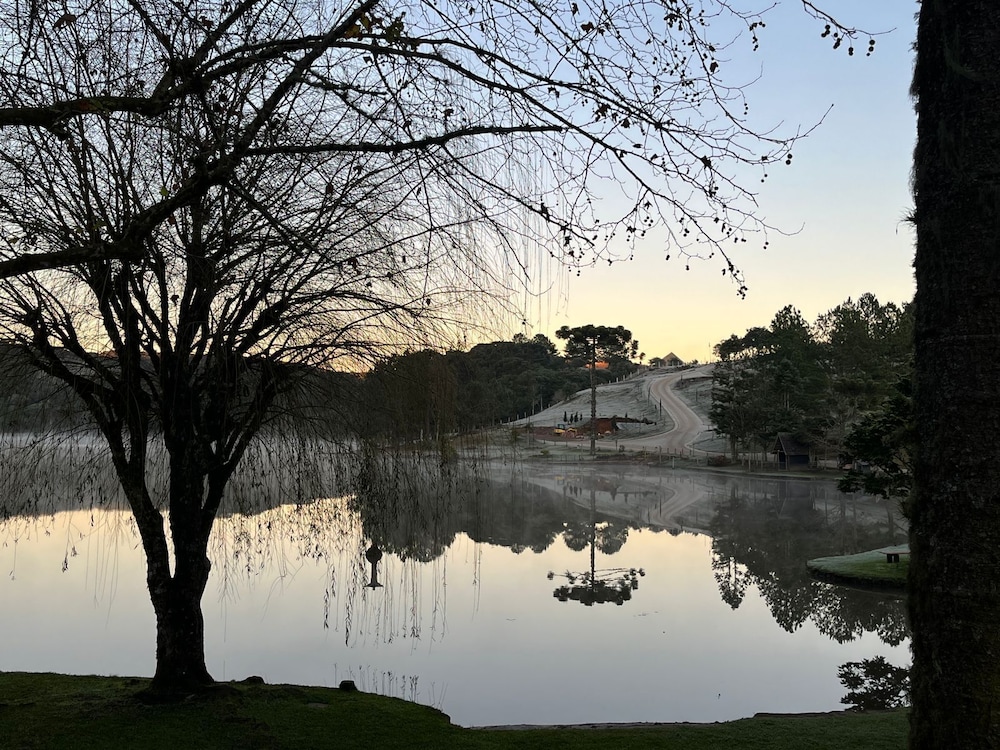 Celeiro Lake Village