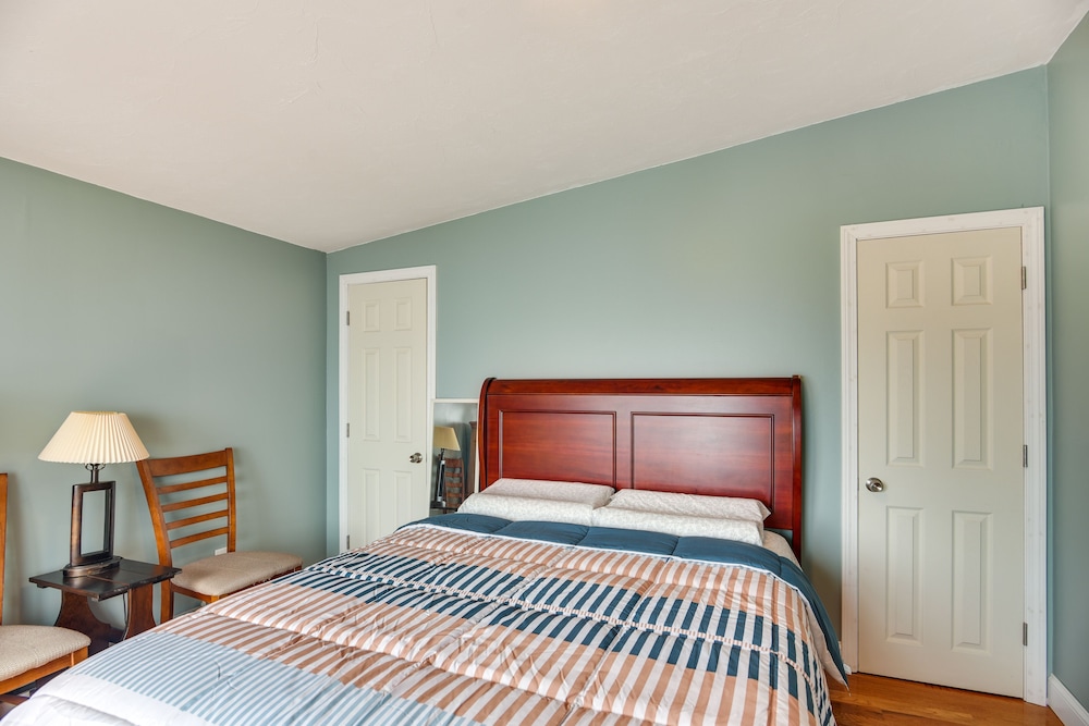 Massachusetts Vacation Rental: 5 Mi to Fall River