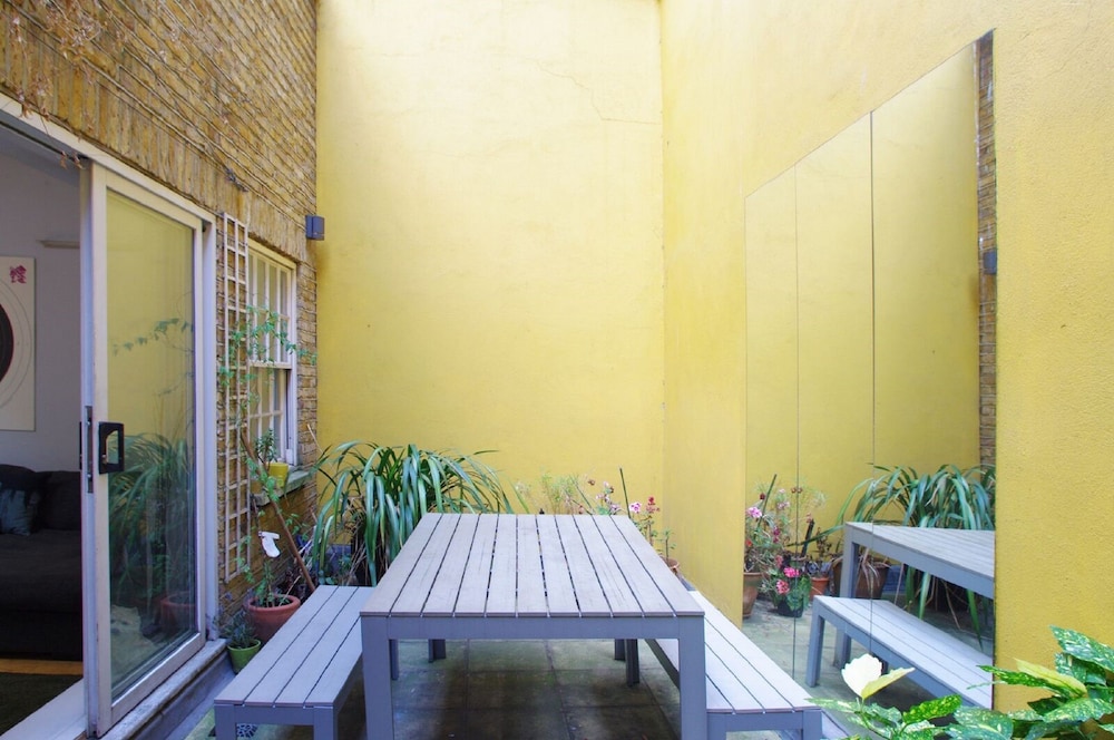 outdoor bbq area