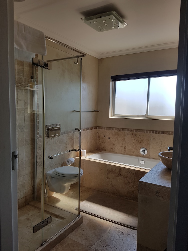 Melkbosch Guesthouse