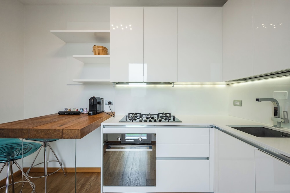 Emilia Suite Street