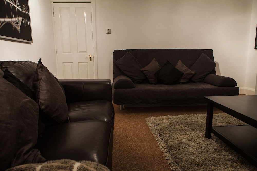 Central Suite - Simple2let Serviced Apartments