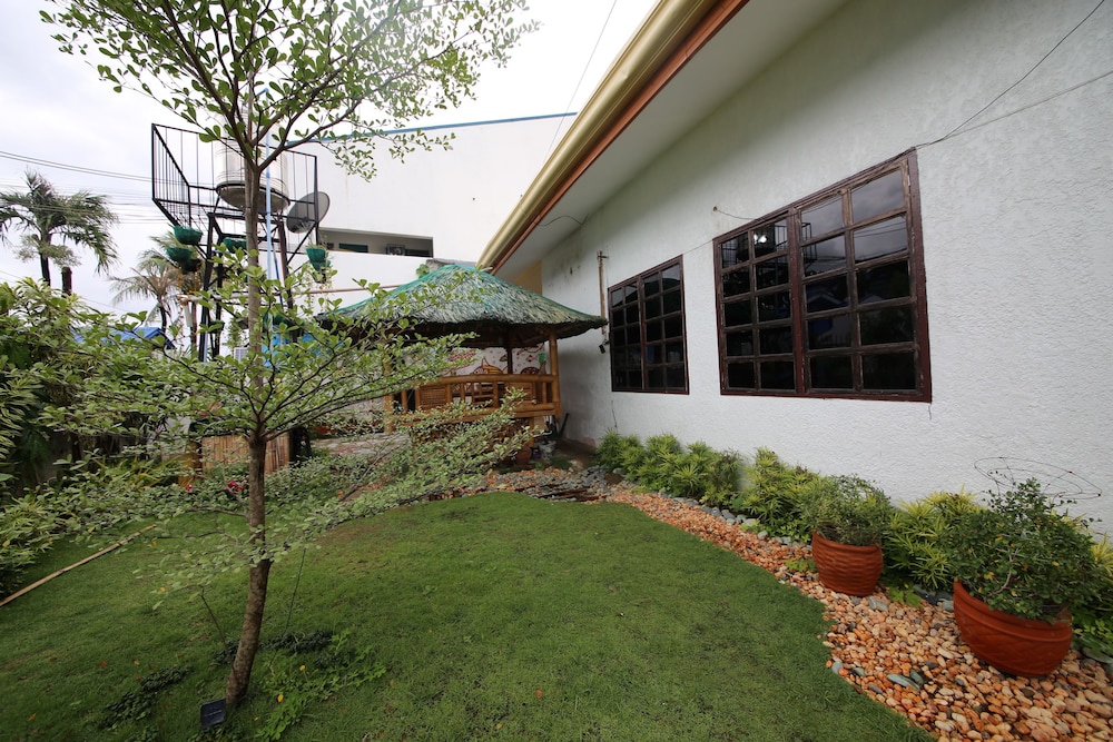 Dee GuestHouse
