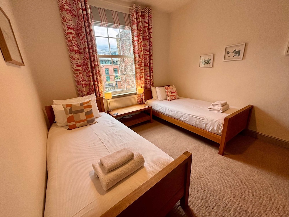 St Denys View With Free Parking