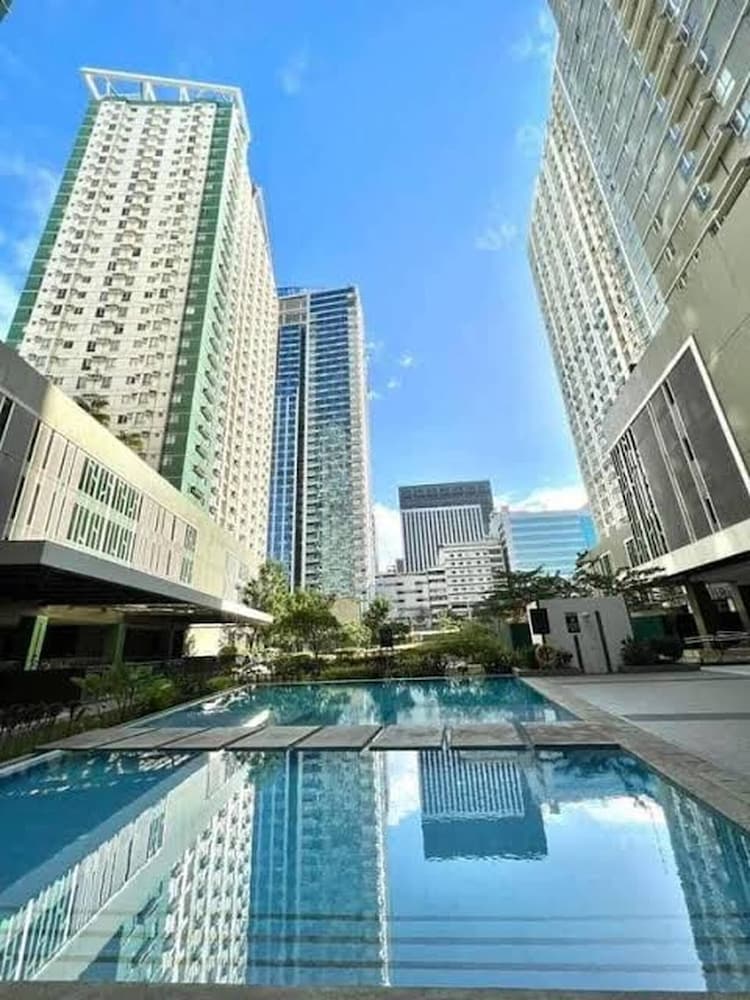 Cozy Studio in Cebu City With Garden View