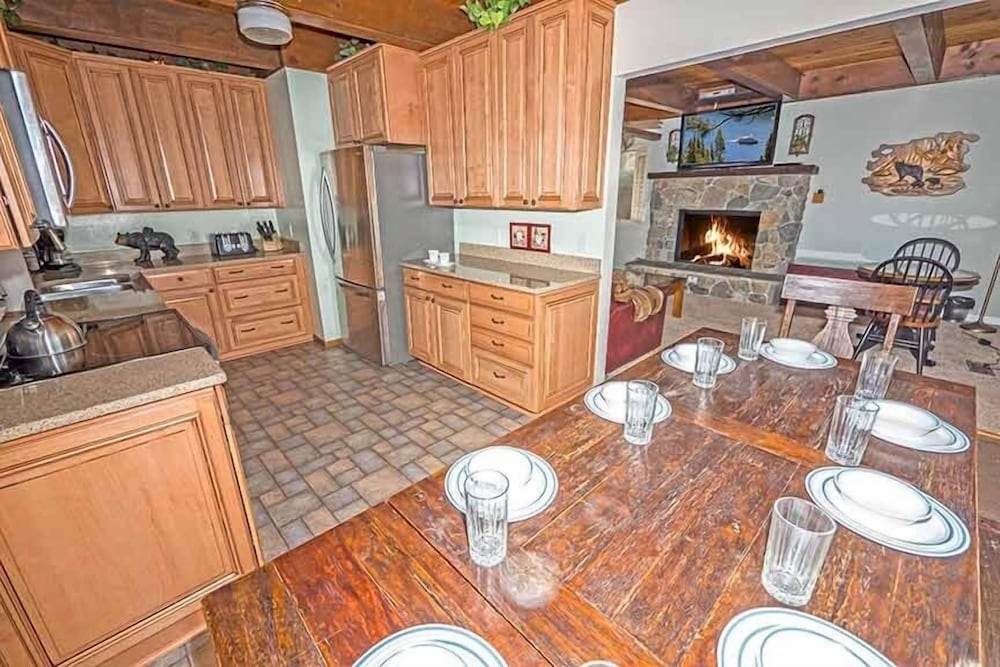 3542 Bobby Grey Circle 3 Bedroom Cabin by RedAwning