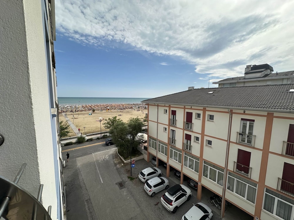 Flat With Side sea View Just Steps From the Beach