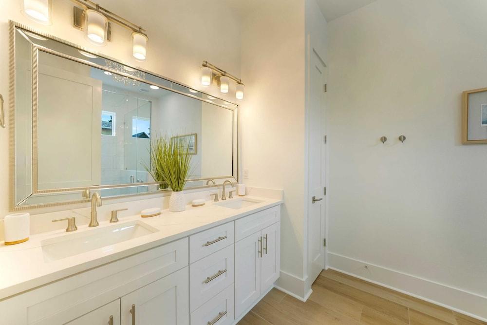 30A Serenity Skies by Avantstay Sleeps 19 Pool + Golf Cart