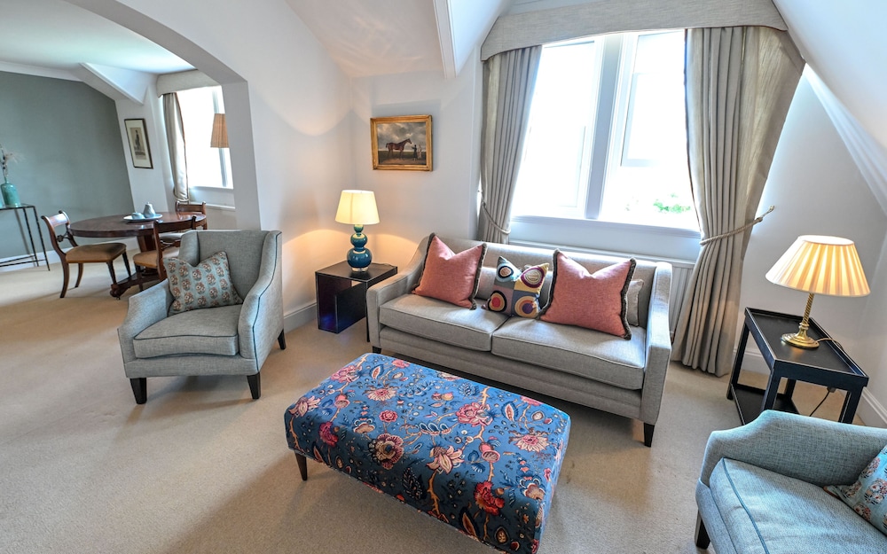 Newmarket Vacations - The Jockey Club Rooms - Property Image 84