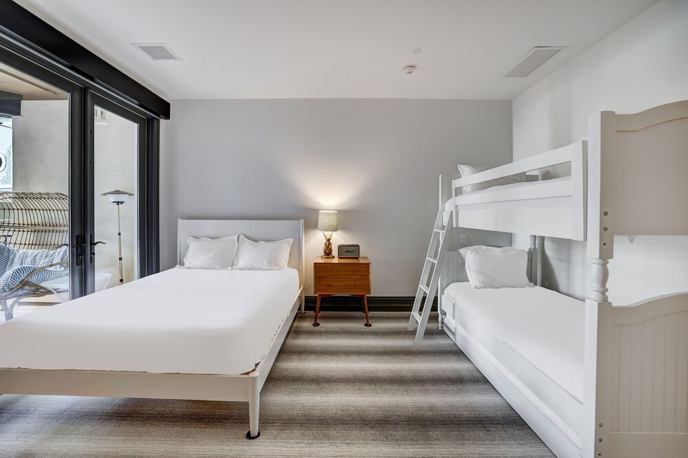 Luxury 3 Bedroom Condo at The Arrabelle by RedAwning - Save 20 on 7 Nights! - Property Image 31