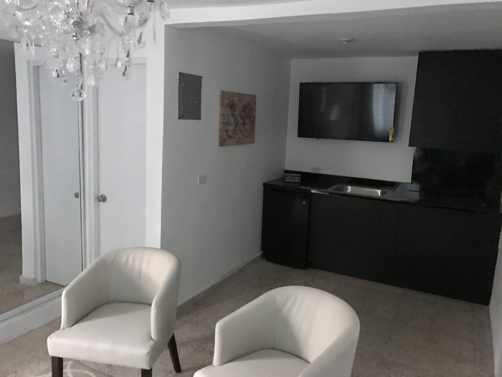 Chandelier 102