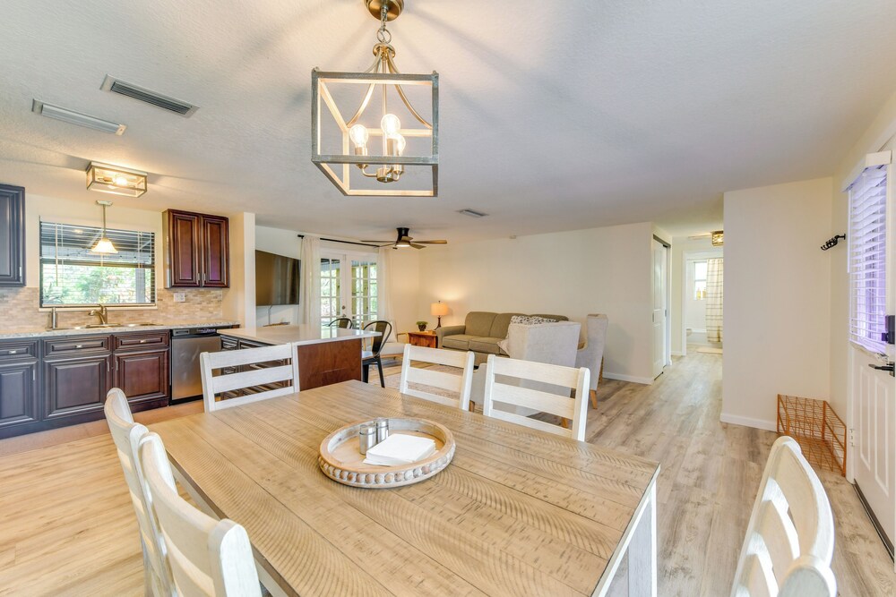 Near Beaches + Downtown: Sarasota Home w/ Lanai