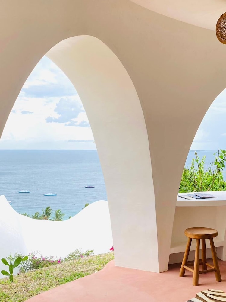 Mentigibay Dome Villa Lombok