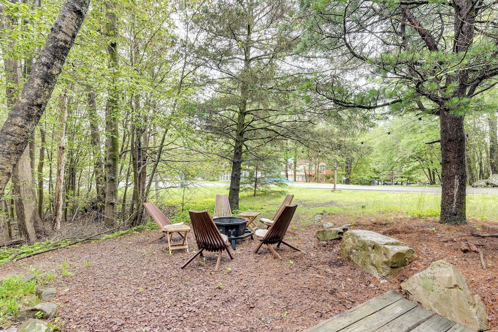 Lake Access at Family-friendly Home in Tobyhanna