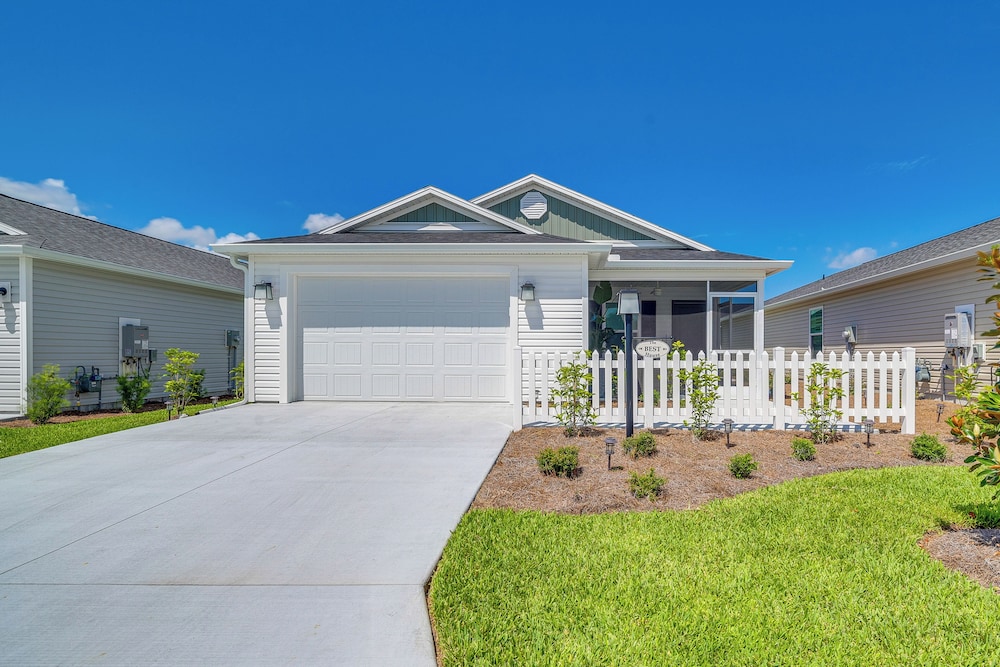 Villages Home in Gated Community w/ Pool Access! view 3