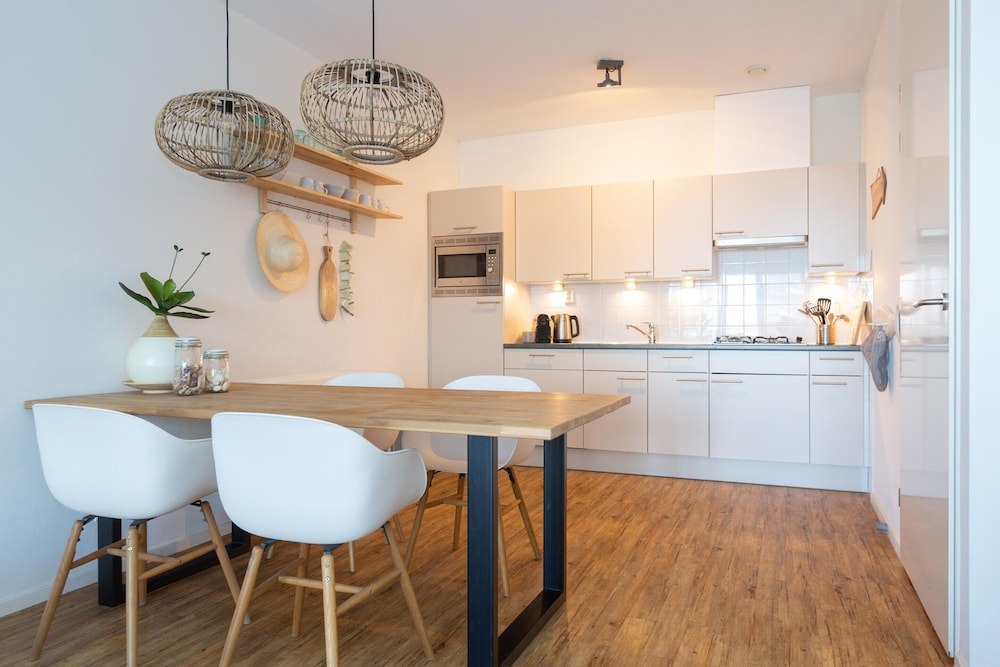 Apartment in Den Haag With Balcony